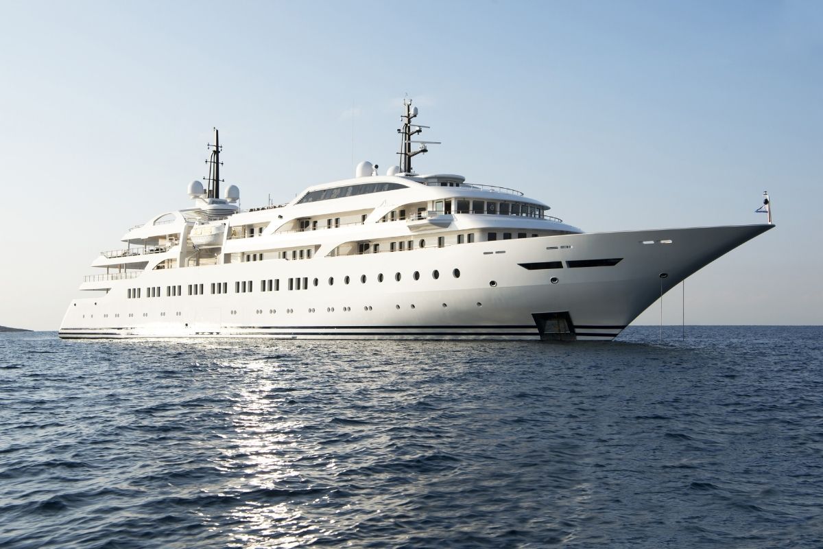 yacht named dream