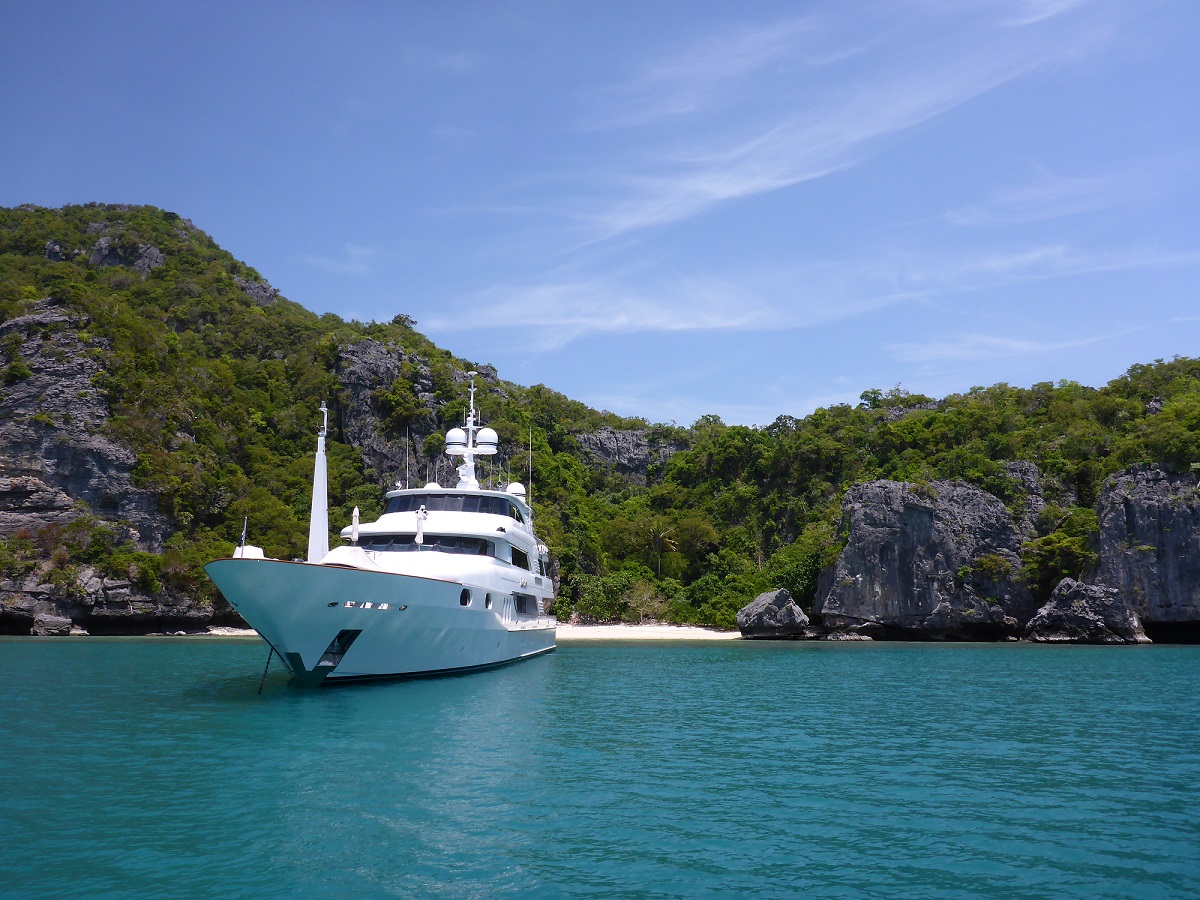 MY Keri Lee III Superyacht Profiles