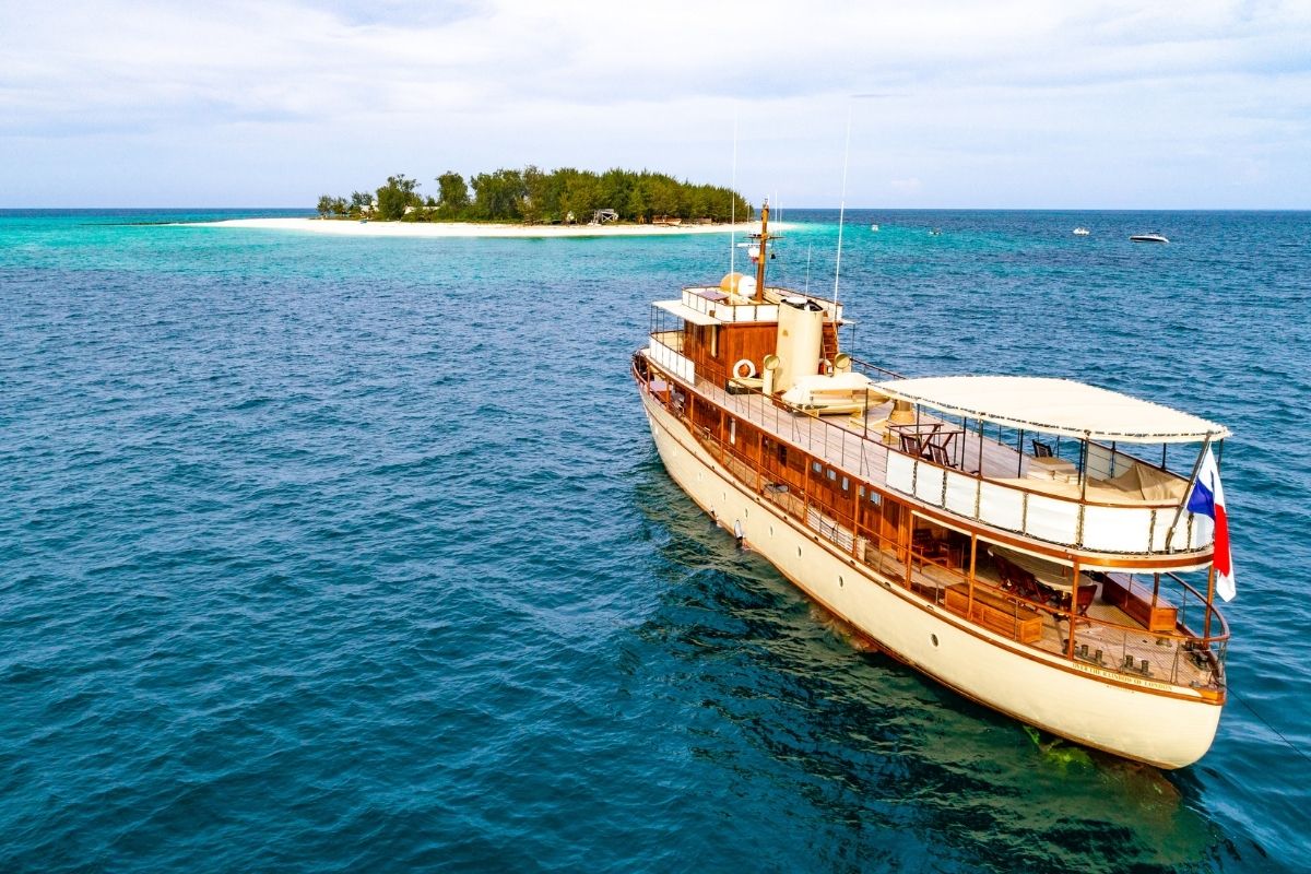 MY Over The Rainbow Superyacht Stories 1200x800 2