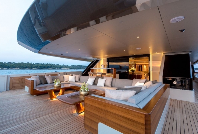 Vertige Superyacht Stories 1200x800 8