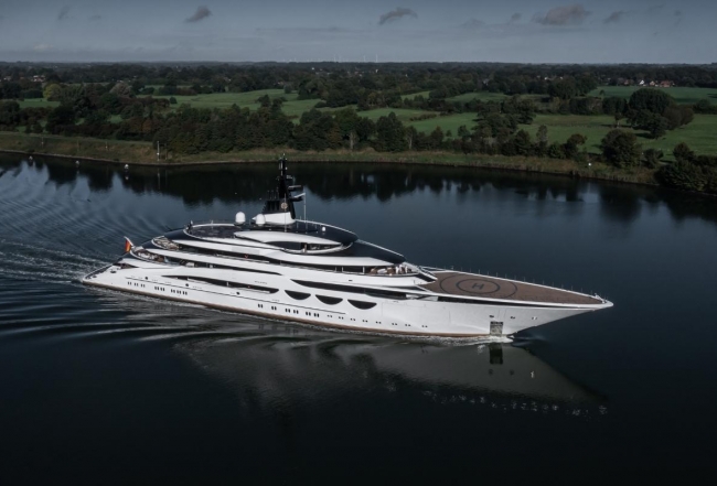 Lurssen APHO Tom Van Oossanen 1200x800