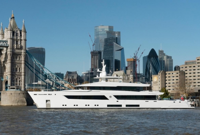 Lurssen Moon Sand David Churchill 1200x800