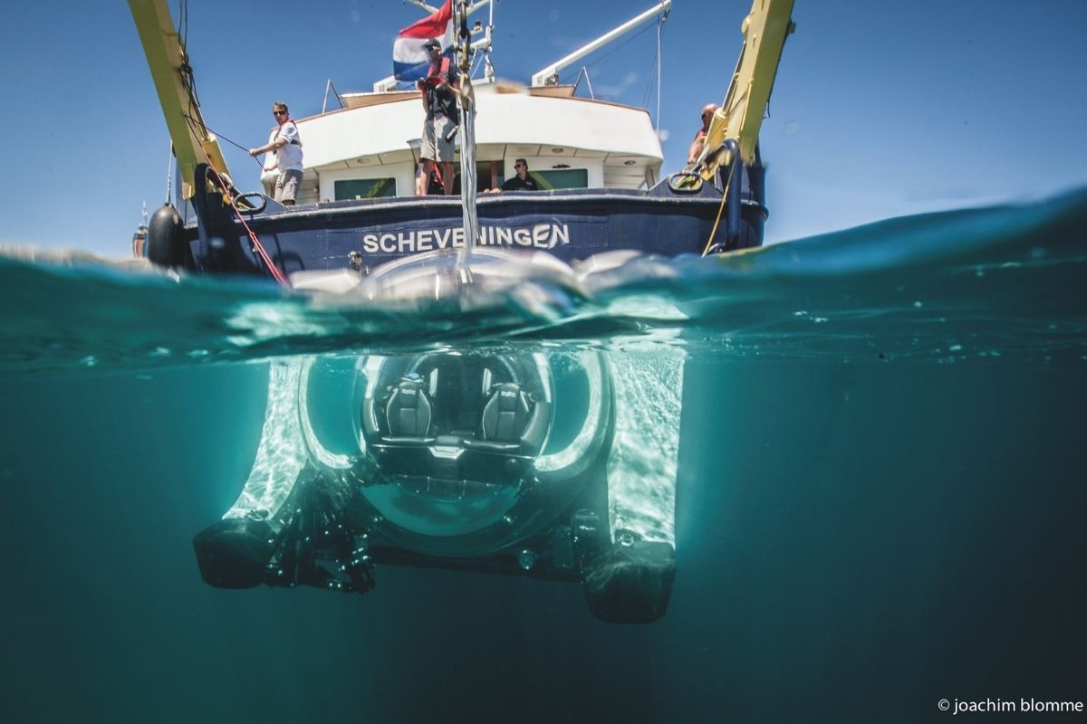 Cookson Piloting a submersible 1200x800